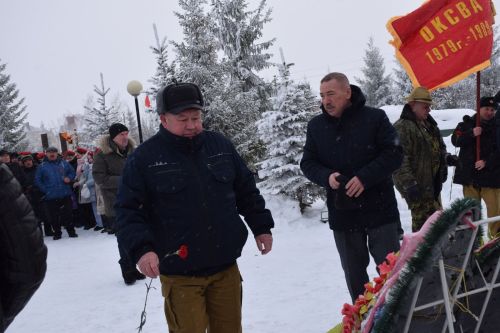 В Нурлате прошел митинг в честь 36-й годовщины вывода советских войск из Афганистана (фоторепортаж)