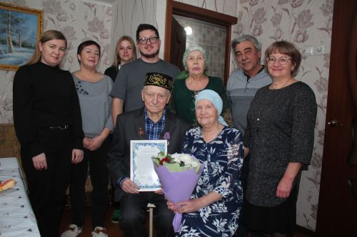 Ветеран спорта города Нурлат Марат Литфуллин отмечает 90-летний юбилей