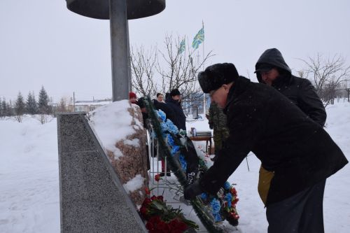 В Нурлате прошел митинг в честь 36-й годовщины вывода советских войск из Афганистана (фоторепортаж)