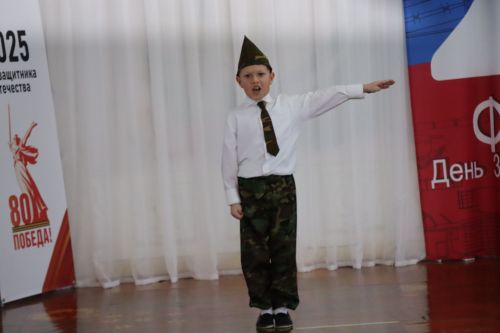 Нурлатский смотр строя и песни: волонтеры, героическая память и детская отвага (фоторепортаж)
