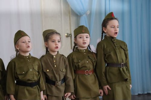 Нурлатский смотр строя и песни: волонтеры, героическая память и детская отвага (фоторепортаж)
