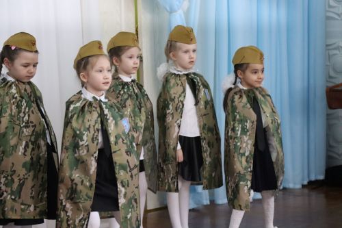 Нурлатский смотр строя и песни: волонтеры, героическая память и детская отвага (фоторепортаж)