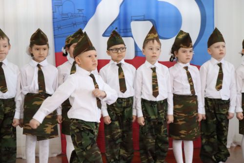 Нурлатский смотр строя и песни: волонтеры, героическая память и детская отвага (фоторепортаж)