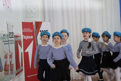 Нурлатский смотр строя и песни: волонтеры, героическая память и детская отвага (фоторепортаж)