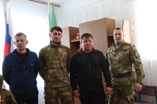 Нурлатский смотр строя и песни: волонтеры, героическая память и детская отвага (фоторепортаж)