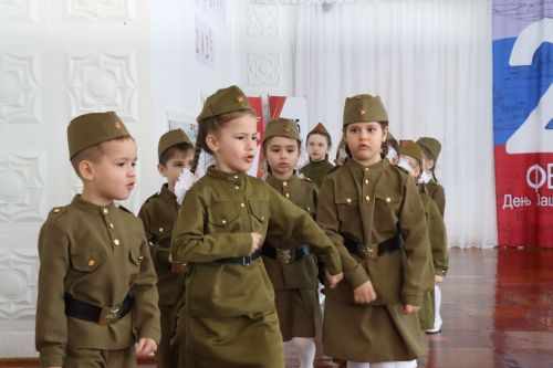 Нурлатский смотр строя и песни: волонтеры, героическая память и детская отвага (фоторепортаж)