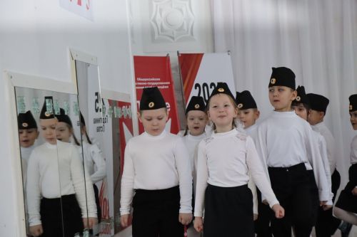 Нурлатский смотр строя и песни: волонтеры, героическая память и детская отвага (фоторепортаж)