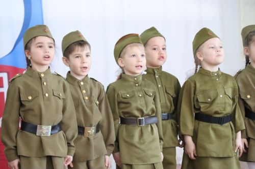 Нурлатский смотр строя и песни: волонтеры, героическая память и детская отвага (фоторепортаж)