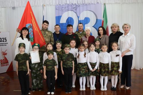 Нурлатский смотр строя и песни: волонтеры, героическая память и детская отвага (фоторепортаж)