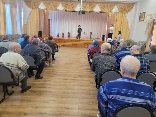 Юные артисты порадовали жителей Нурлатского дома престарелых