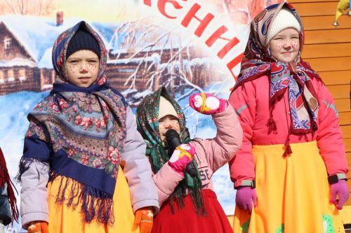 Четвертый день Масленицы 2025: Разгуляй, традиции, блины и веселье!