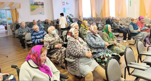 «А ну-ка, мальчики!»: праздник радости и воспоминаний для жителей Нурлатского дома-интерната