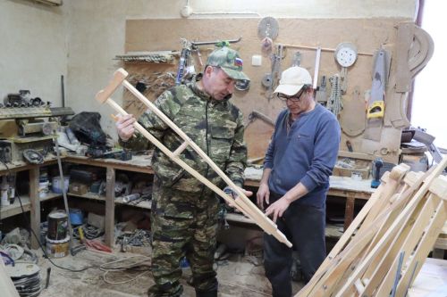 В Нурлате для бойцов теперь делают и костыли