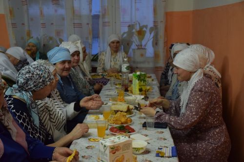 В первый день месяца Рамадан глава Нурлатского района посетил вечер разговения в Степном Озере
