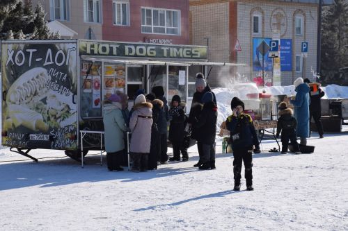 Жители Нурлата ярко и масштабно отпраздновали Масленицу (+ фоторепортаж)