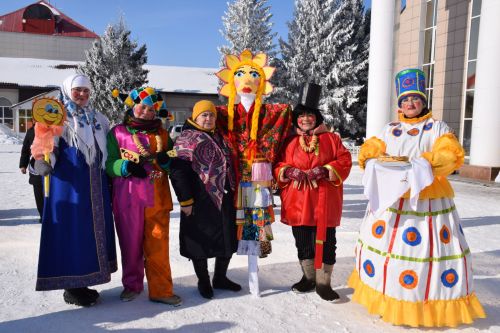 Жители Нурлата ярко и масштабно отпраздновали Масленицу (+ фоторепортаж)