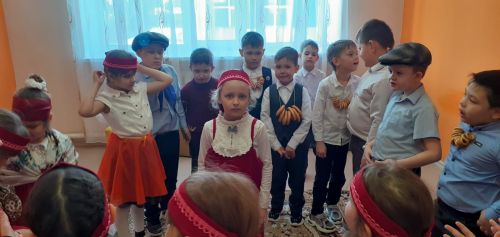 В школе №8 города Нурлат ярко отметили Масленицу