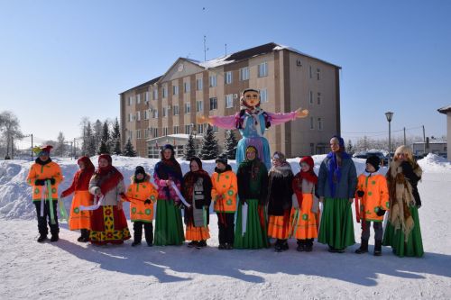 Жители Нурлата ярко и масштабно отпраздновали Масленицу (+ фоторепортаж)
