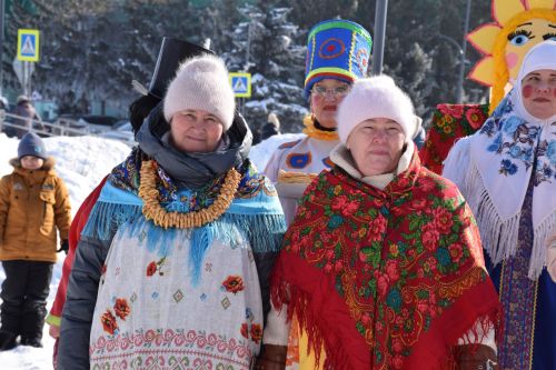 Жители Нурлата ярко и масштабно отпраздновали Масленицу (+ фоторепортаж)