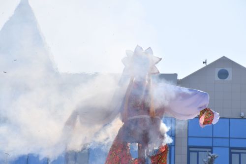 Жители Нурлата ярко и масштабно отпраздновали Масленицу (+ фоторепортаж)