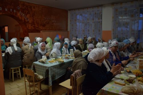 В первый день месяца Рамадан глава Нурлатского района посетил вечер разговения в Степном Озере