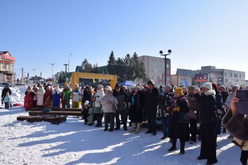 Жители Нурлата ярко и масштабно отпраздновали Масленицу (+ фоторепортаж)