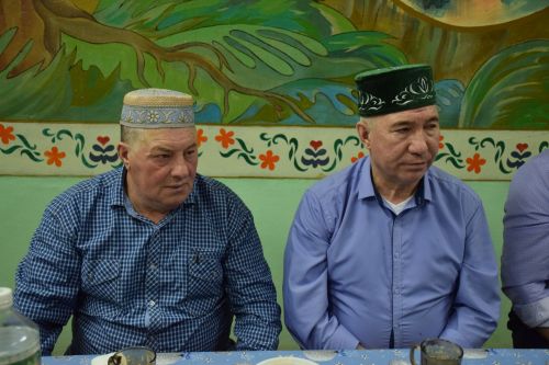В первый день месяца Рамадан глава Нурлатского района посетил вечер разговения в Степном Озере