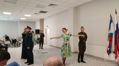 Концерт оркестра ЛенВО для бойцов СВО в казанском госпитале