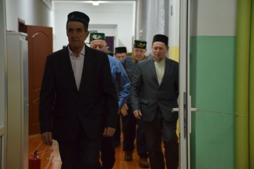 В первый день месяца Рамадан глава Нурлатского района посетил вечер разговения в Степном Озере
