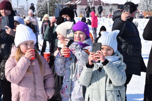 Жители Нурлата ярко и масштабно отпраздновали Масленицу (+ фоторепортаж)