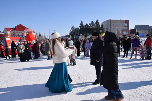 Жители Нурлата ярко и масштабно отпраздновали Масленицу (+ фоторепортаж)