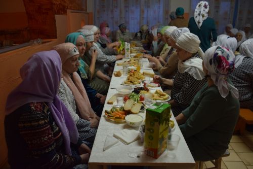 В первый день месяца Рамадан глава Нурлатского района посетил вечер разговения в Степном Озере