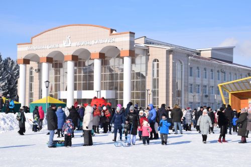 Жители Нурлата ярко и масштабно отпраздновали Масленицу (+ фоторепортаж)