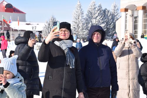 Жители Нурлата ярко и масштабно отпраздновали Масленицу (+ фоторепортаж)