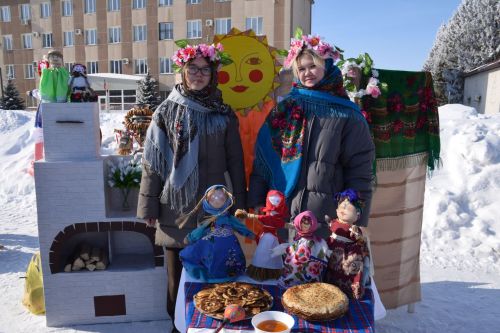 Жители Нурлата ярко и масштабно отпраздновали Масленицу (+ фоторепортаж)