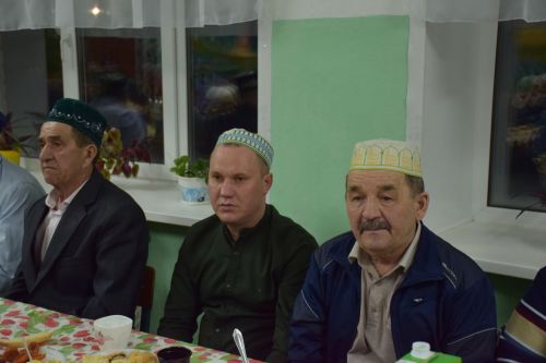 В первый день месяца Рамадан глава Нурлатского района посетил вечер разговения в Степном Озере