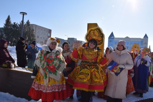 Жители Нурлата ярко и масштабно отпраздновали Масленицу (+ фоторепортаж)