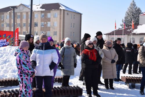 Жители Нурлата ярко и масштабно отпраздновали Масленицу (+ фоторепортаж)