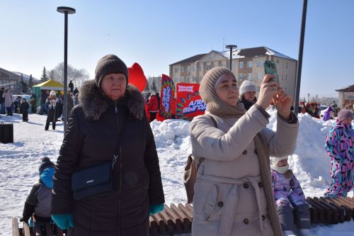 Жители Нурлата ярко и масштабно отпраздновали Масленицу (+ фоторепортаж)