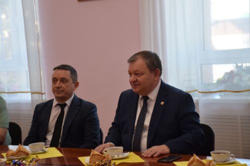 Глава Нурлатского района Дамир Ишкинеев встретился с бойцами СВО, прибывшими в краткосрочный отпуск
