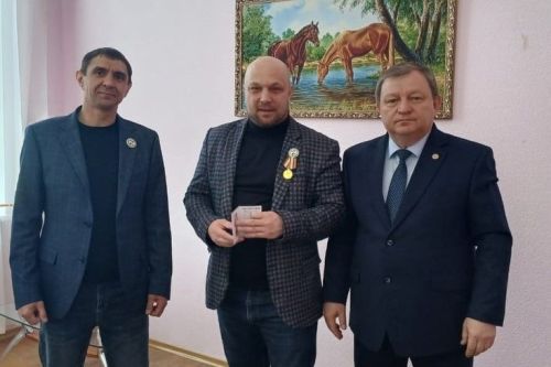 Глава Нурлатского района Дамир Ишкинеев встретился с активистами фонда «Все для победы. Нурлат»