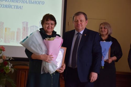 В Нурлате чествовали работников бытового обслуживания населения и жилищно-коммунального хозяйства