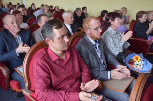 В Нурлате чествовали работников бытового обслуживания населения и жилищно-коммунального хозяйства