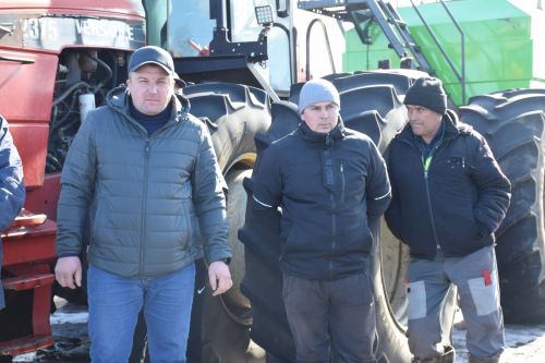 В Нурлатском районе проверили готовность техники к весенне-полевым работам