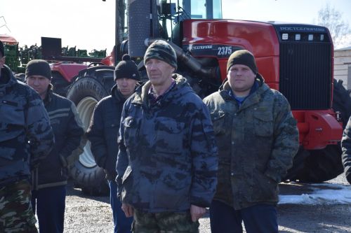 В Нурлатском районе проверили готовность техники к весенне-полевым работам