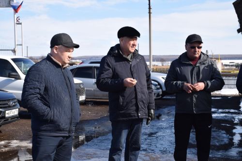 В Нурлатском районе проверили готовность техники к весенне-полевым работам
