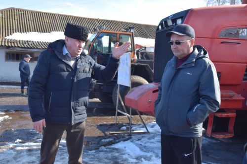 В Нурлатском районе проверили готовность техники к весенне-полевым работам