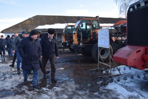 В Нурлатском районе проверили готовность техники к весенне-полевым работам