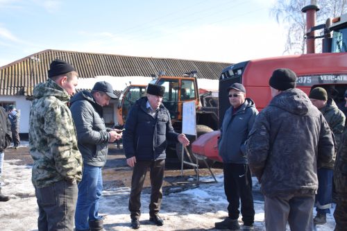 В Нурлатском районе проверили готовность техники к весенне-полевым работам