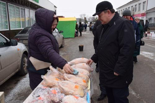 В Нурлате проходит первая весенняя сельскохозяйственная ярмарка